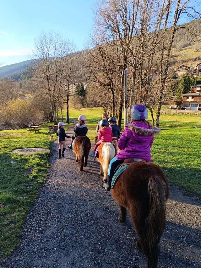 Initiation Premiers pas à poney encadrée
