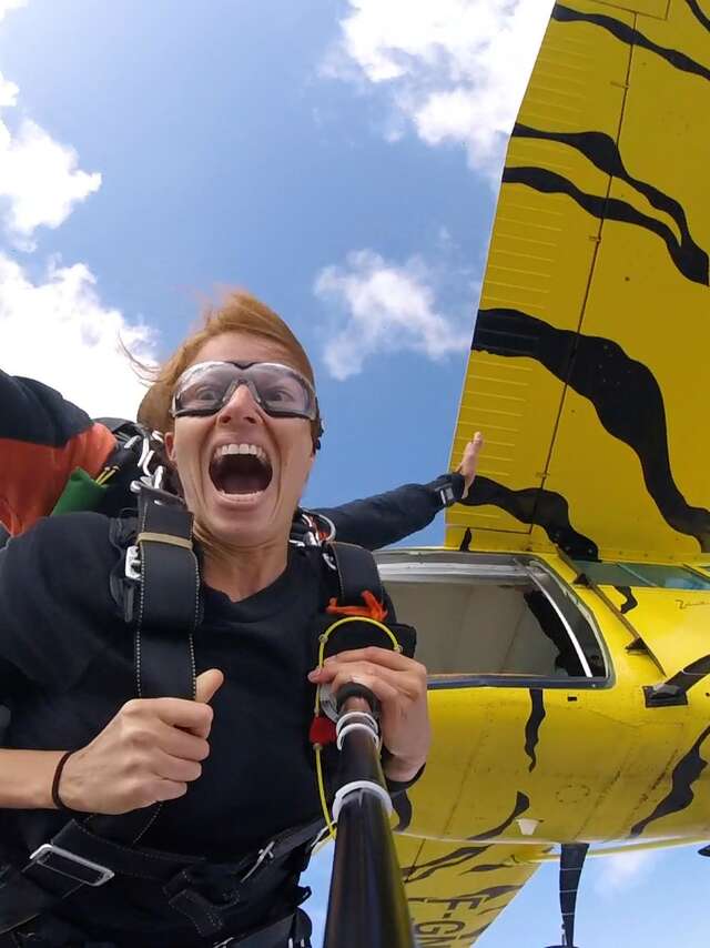 Osez le grand saut en parachute au cœur de l’Auvergne
