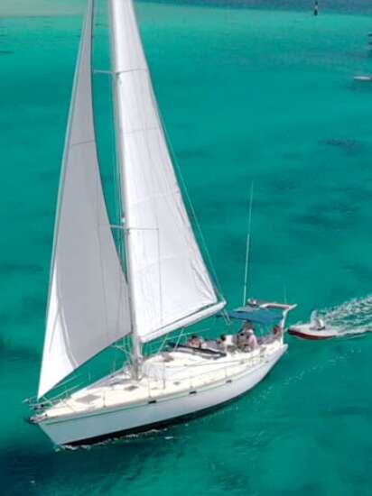 Sailing Huahine Voile