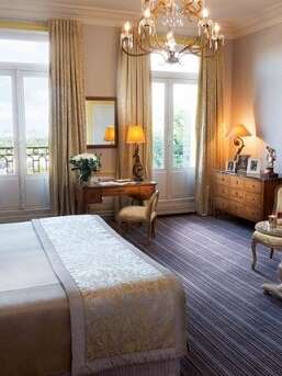 Hôtel Pavillon Henri IV****