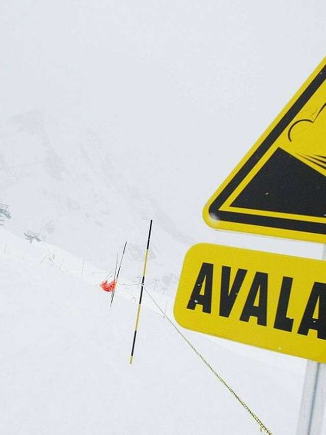 Initiation neige et avalanches, recherche DVA