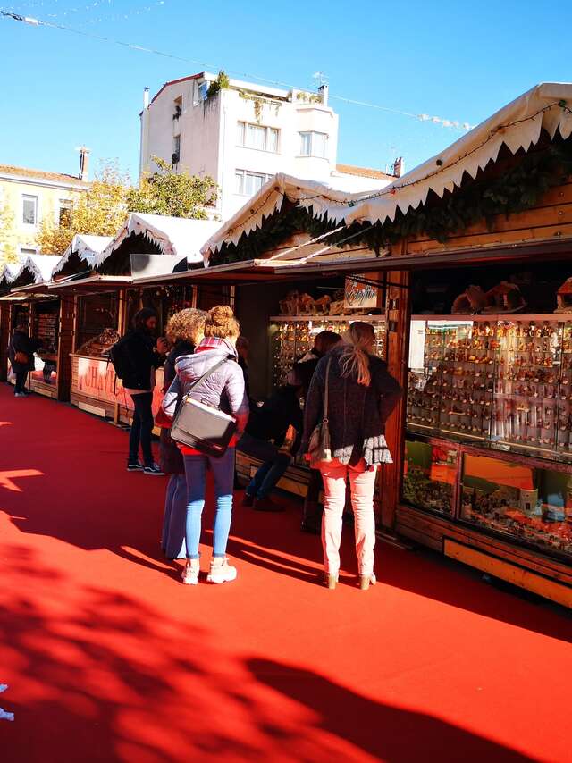 Marché aux santons et à la céramique