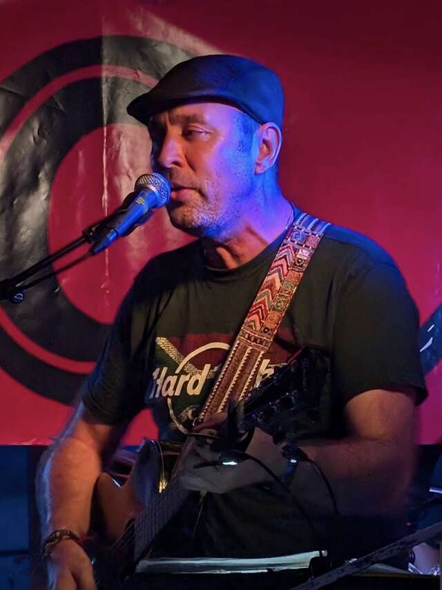 Concert • Red Cover