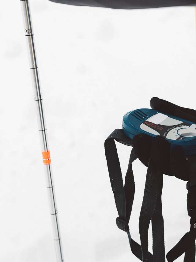Snowshoeing hike "Discovery of the avalanche transceiver"