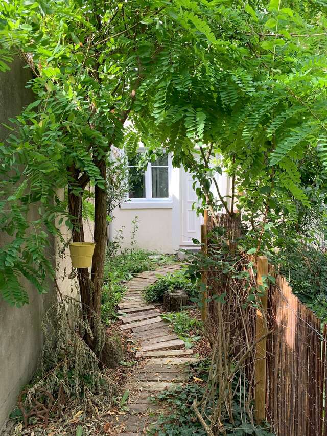 Studio avec terrasse vue sur jardin