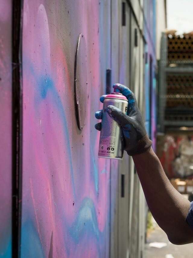 Initiation street art sur le canal Saint-Denis avec le graffeur Meuh