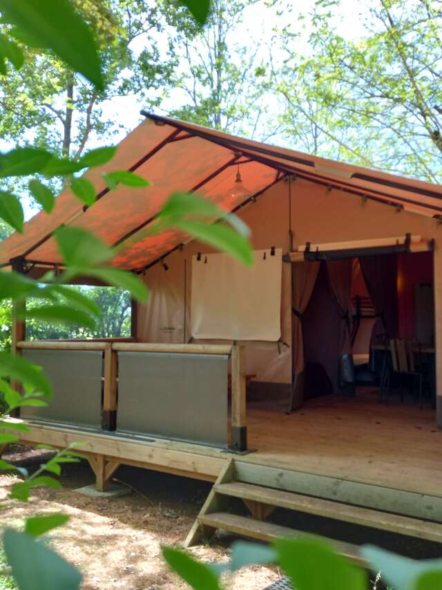 Tentes Lodges au Camping Le Clos de la Lère
