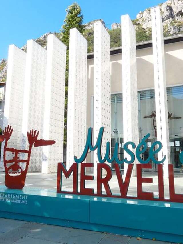 Kreativ-Workshop: Die Vergangenheit ist in Mode! im Musée départemental des Merveilles - Tende