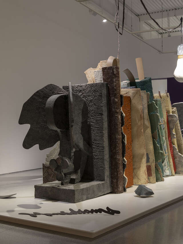 Exposition - À déchiffrer. Suivre les traces dans les collections