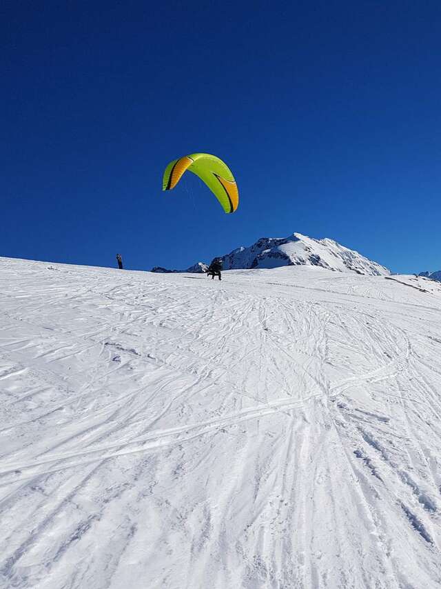 Vol parapente biplace avec Sacha Parapente