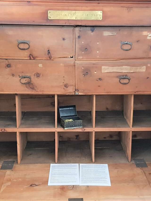 Enquête animée : L'armoire aux 8 serrures