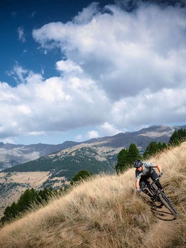 Les défis du samedi du Bike Park d'Abriès - Face au champion Glenn MacArthur