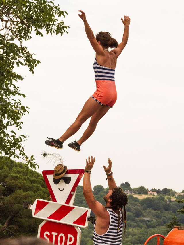 "Sous l'chantier, la plage" Performance in Buisson - Centre Dramatique des Villages
