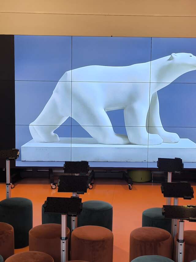 Exposition sur le thème des jouets et de l'hiver