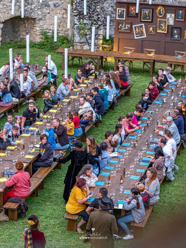 Le Grand Banquet des Sorciers
