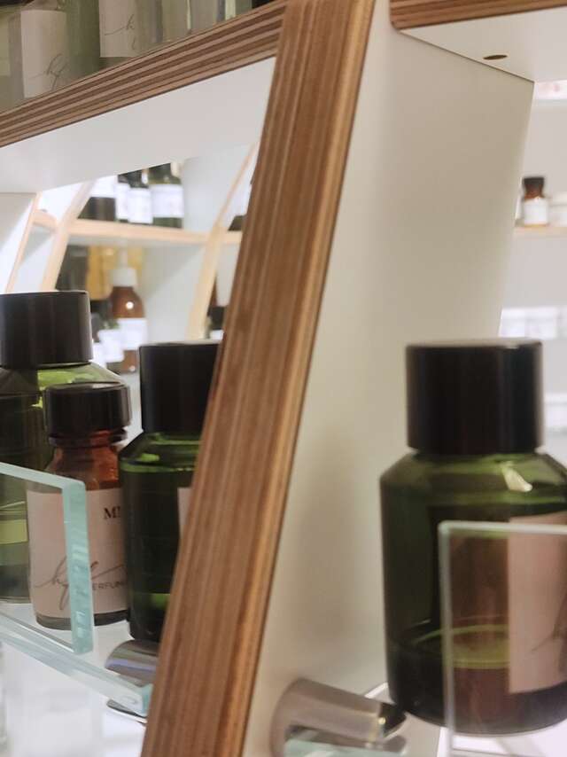 Visite de l'atelier de la Parfumeure – L'Horloge de Flore - Grasse