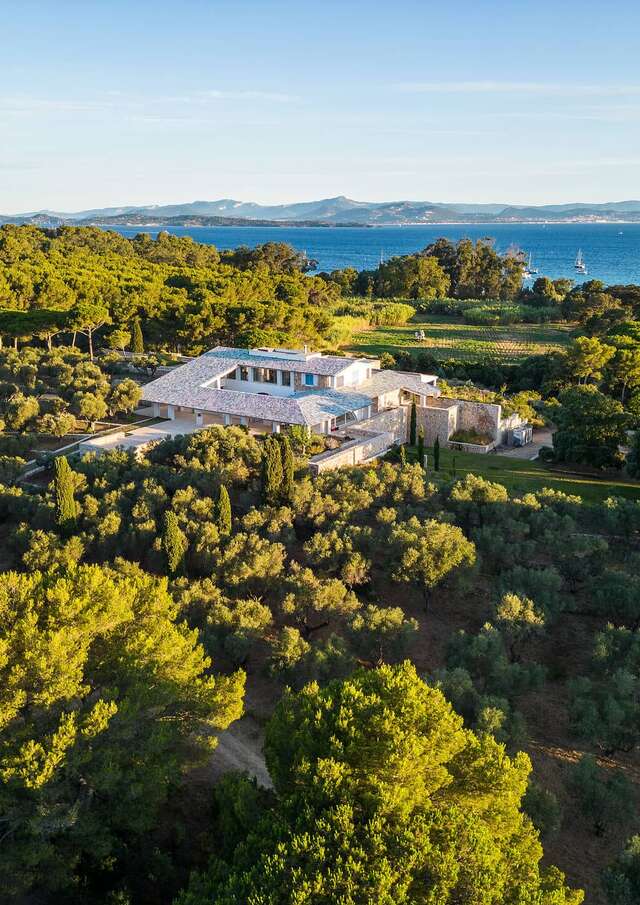 Villa Carmignac Stiftung für moderne Kunst