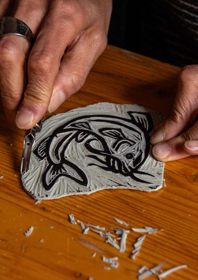 Atelier Linogravure sur textile par le Bief