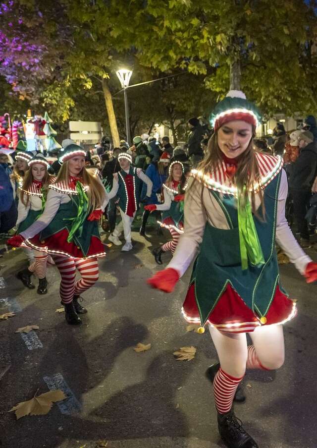 Grande parade du père Noël et feu d'artifice