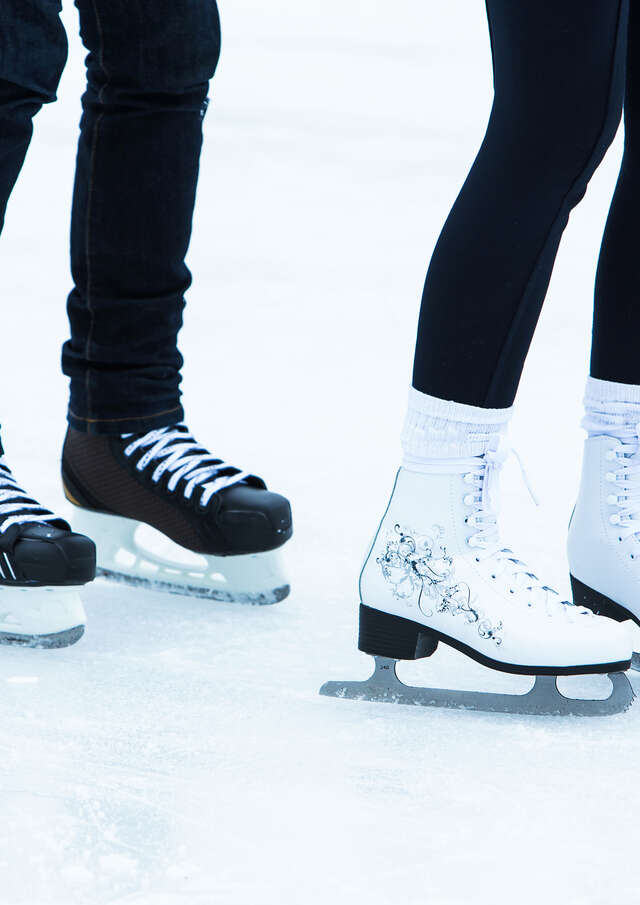 Ein Weihnachtsfest in den Bergen - Eislaufbahn