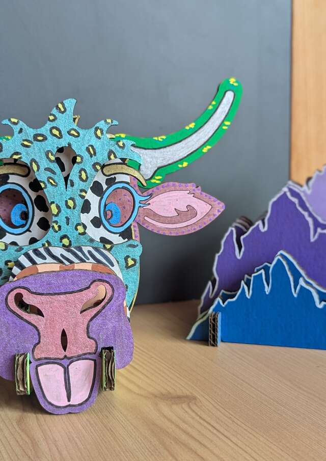 Kreativ-Workshop: „Kuh oder Berg aus Karton“.