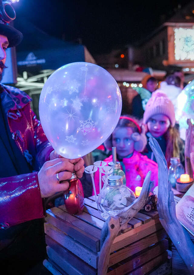 Spectacle déambulatoire Hazahan "Éclats de Lune"