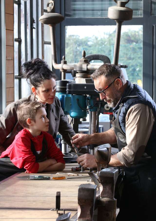 Atelier montage de couteaux