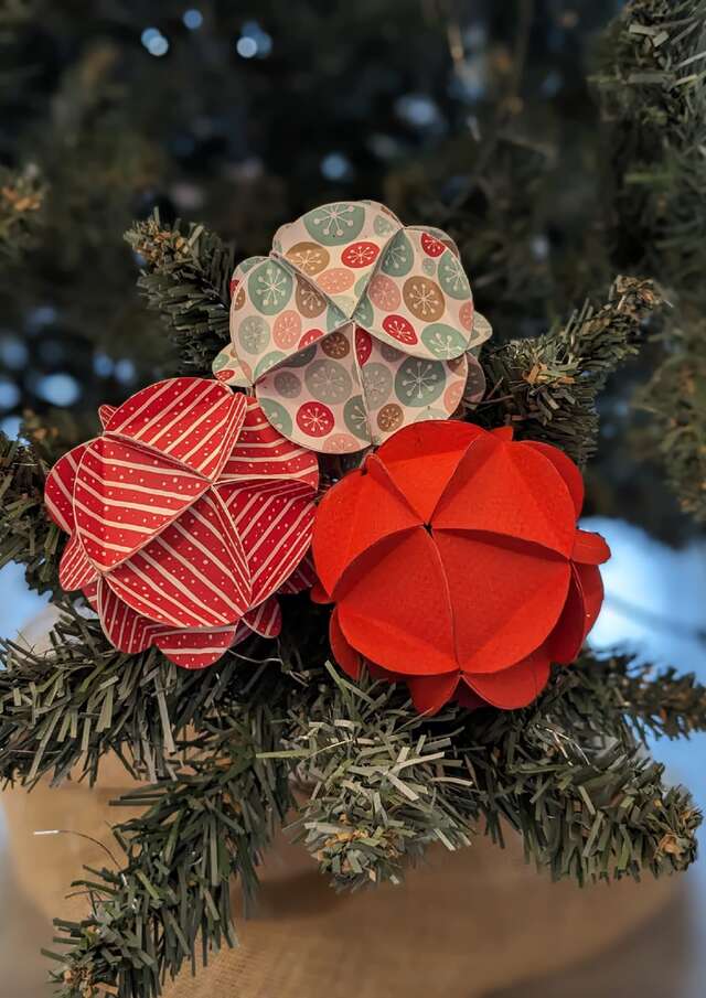 Atelier créatif : fabrication de boules de Noël