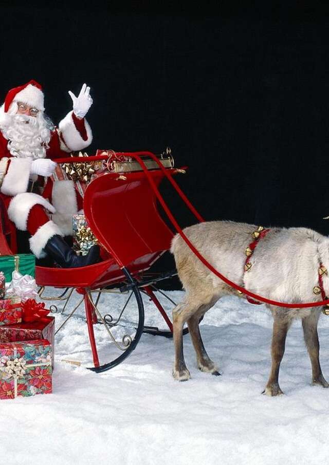 Arrivée du Père Noël et descente aux flambeaux