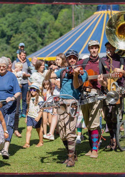Déambulation Bazarophone avec Bric à Brac Orchestra