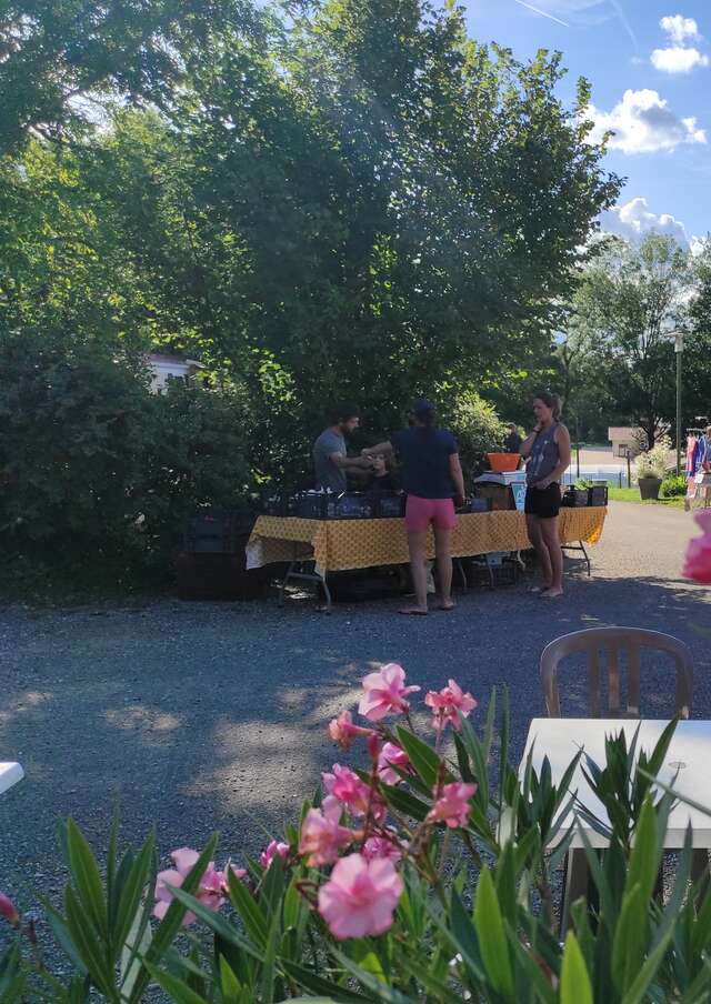 Local farmers' market at Le Mépillat