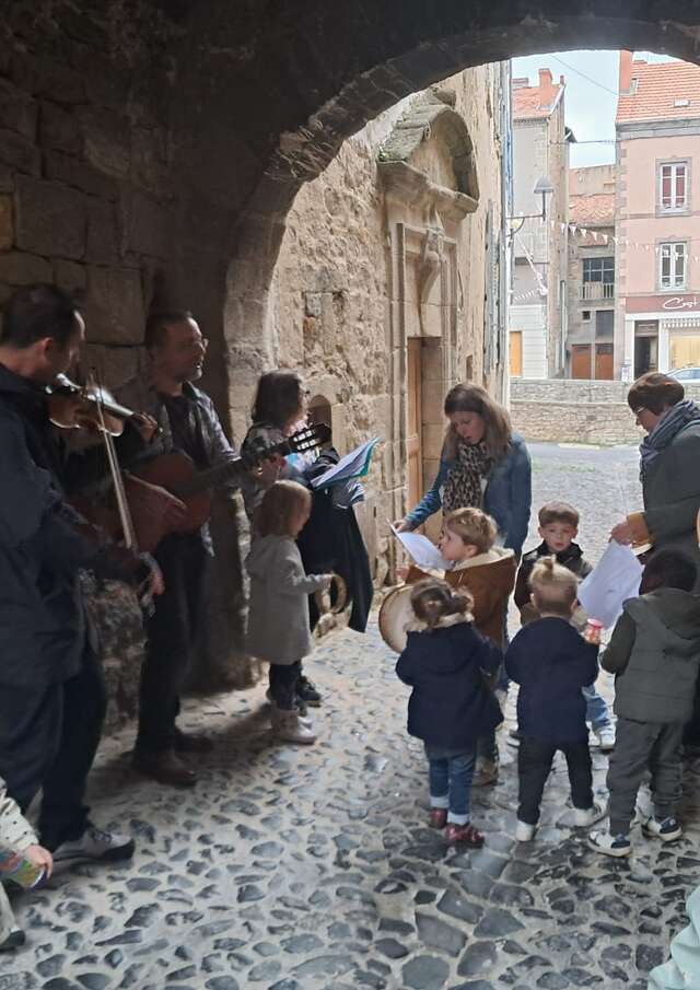 Des ménestrels dans les ruelles