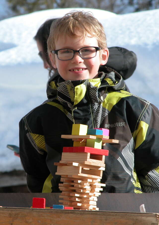 Jeux en bois en famille