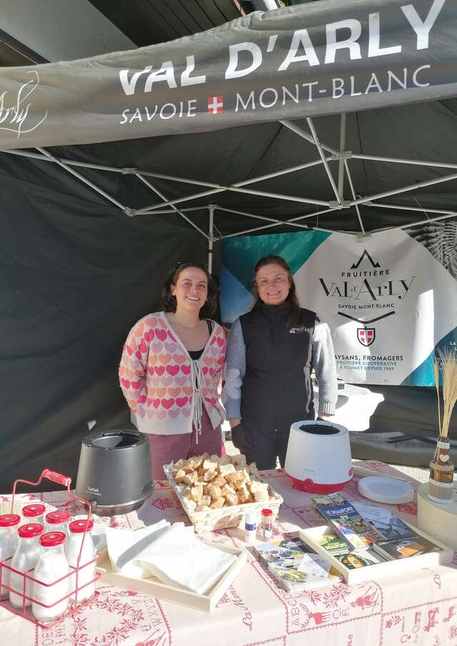 Dégustation de fondue avec la coopérative du Val d'Arly