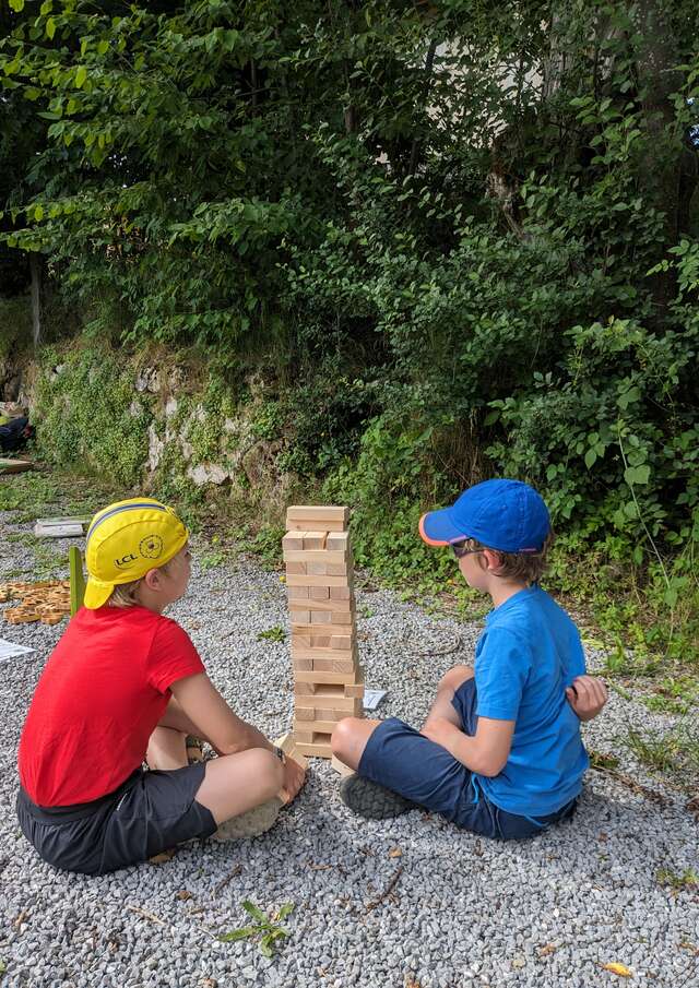 Jeux en bois avec Chloé