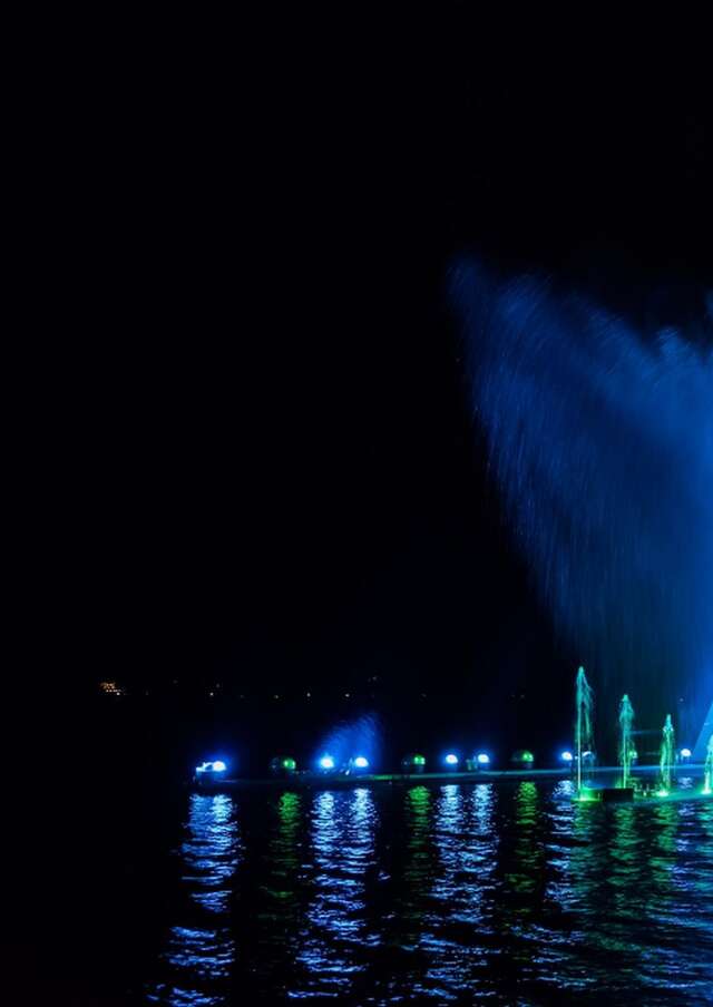 Spectacle de féérie lumineuse aquatique