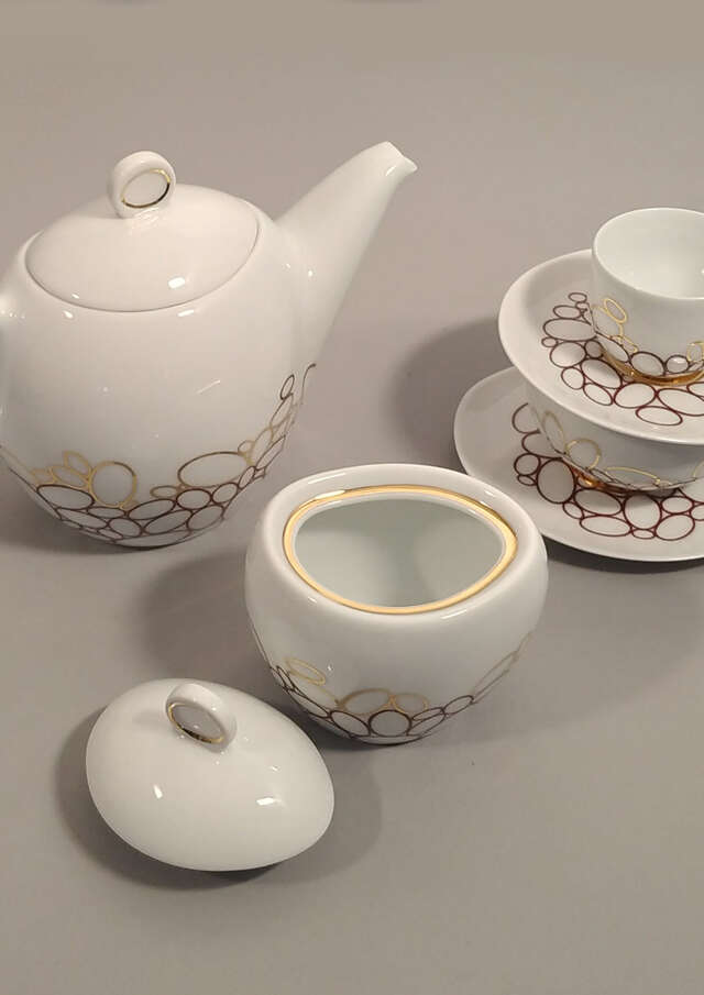 Porcelain decorations and the ritual of tea - what an art!