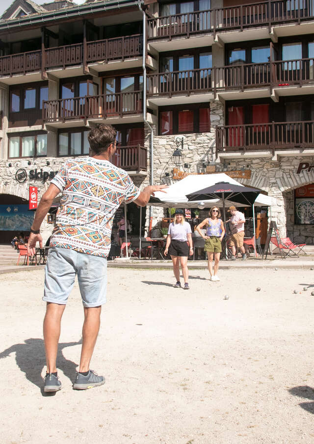 Doubles French bowls contest