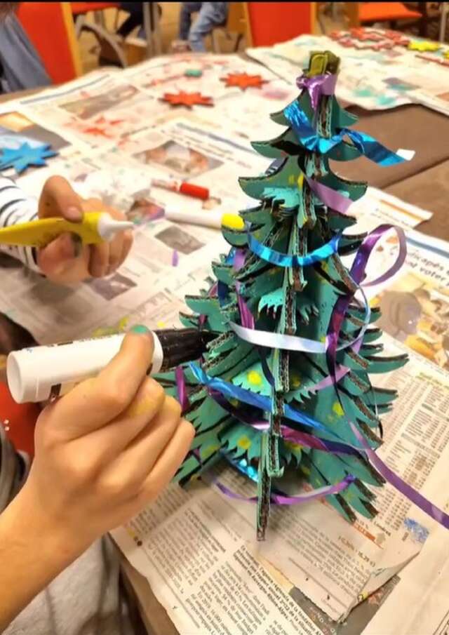 Atelier créatif : "Sapin de Noël en carton"