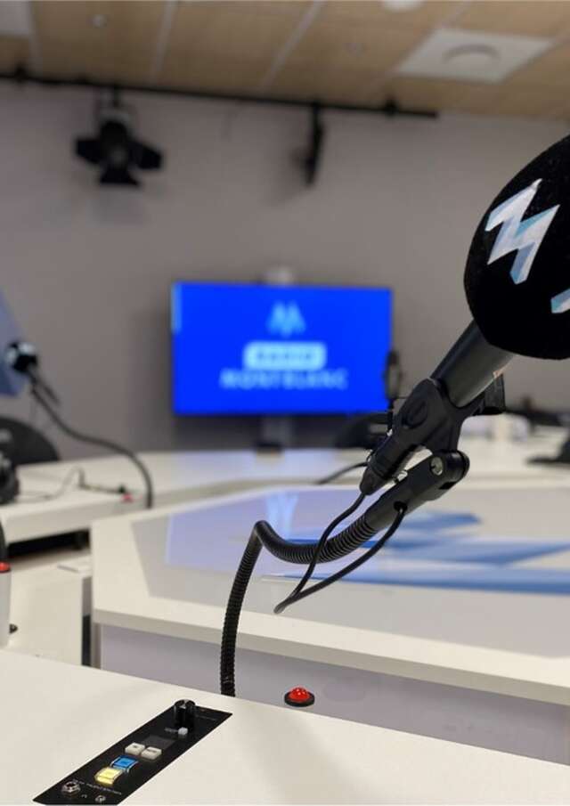 Radio Mont Blanc en duplex de Crest Voland