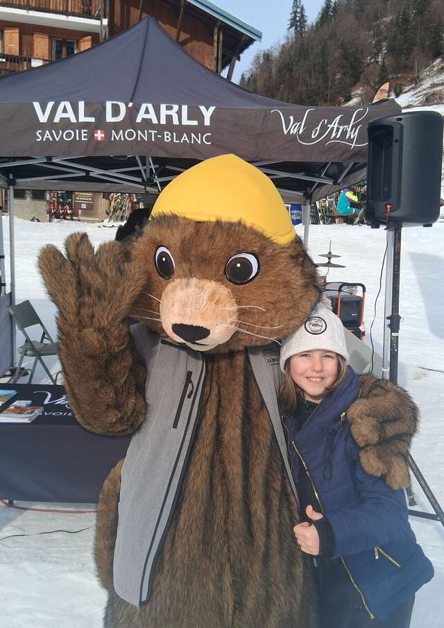 Stroll with ‘Bouillotte’ the Marmot and hot chocolate