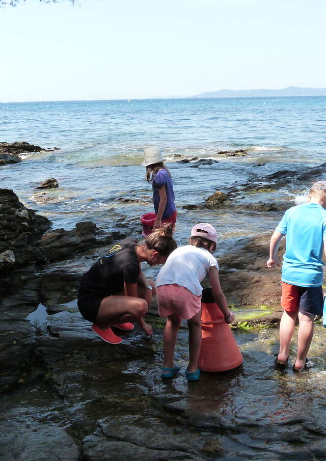 Activité enfant "Les pieds dans l'eau"