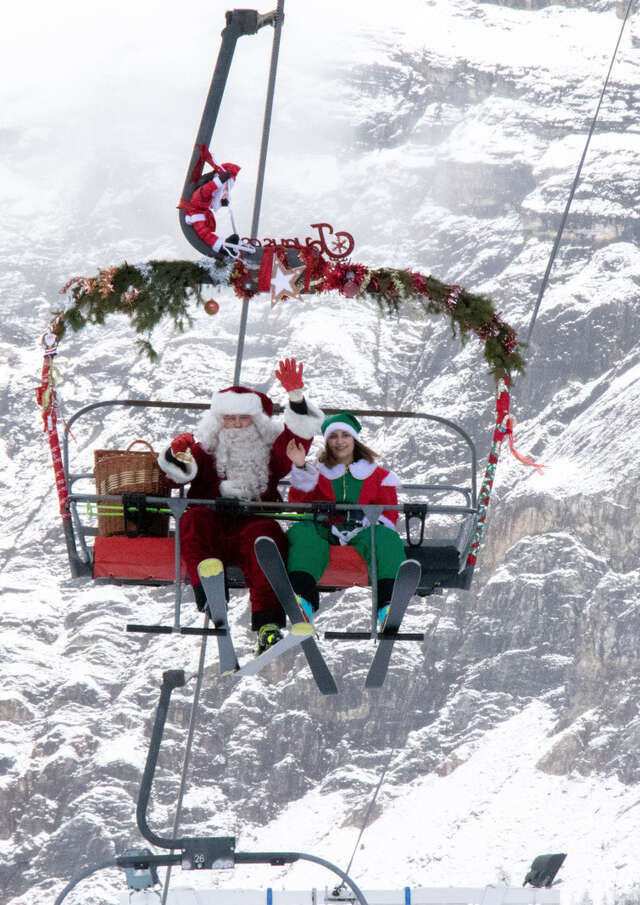 Le Père Noël arrive sur les pistes