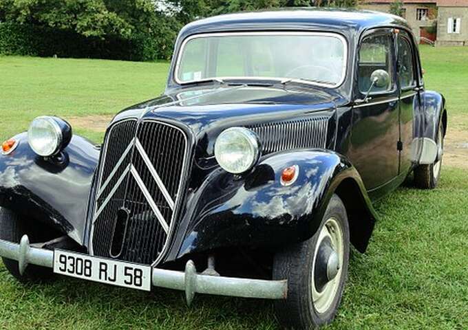 Exposition de véhicules anciens et bourse d'échanges du Rétro Automobile Club Vitryat