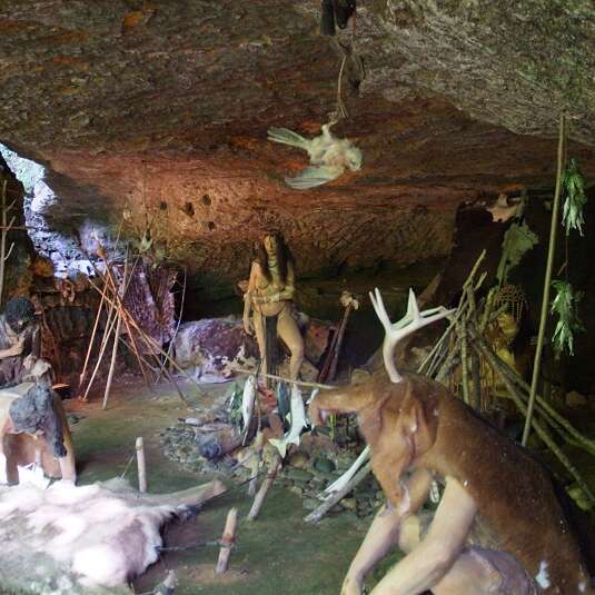 La route des crèches de Noël - Les Grottes du Roc de Cazelle