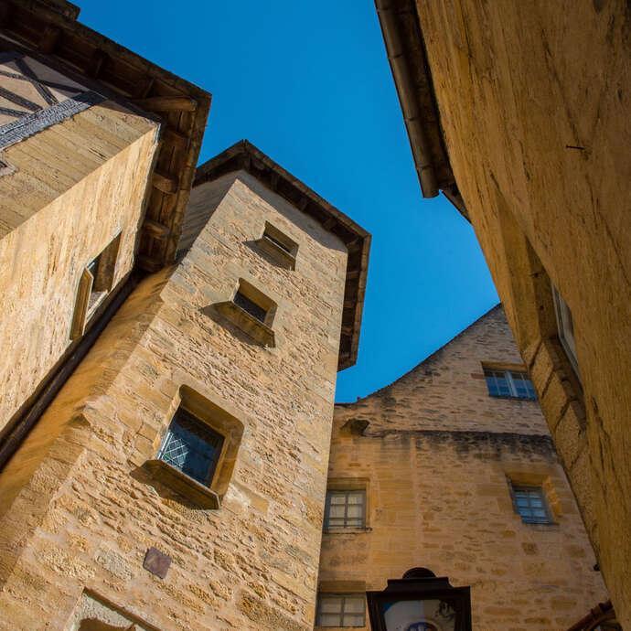 Visite de Sarlat "Hôtels particuliers et histoires de familles"