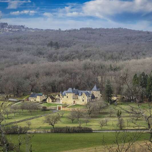 Exposition sur le village d'Aubas