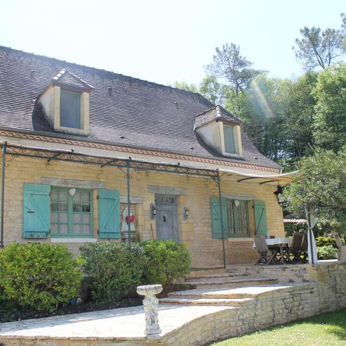 La Chaumiere avec piscine privée proche de Sarlat