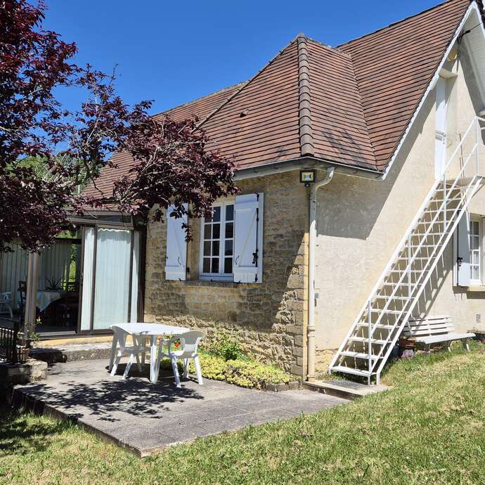 Nise à Sarlat sur les hauteurs