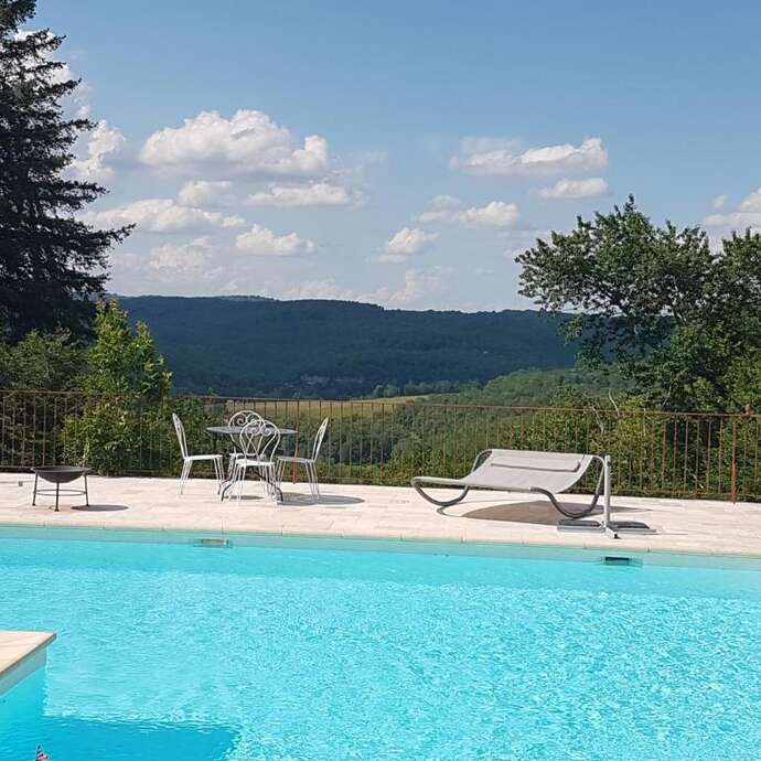 Maison de Charme Tursac avec piscine privée
